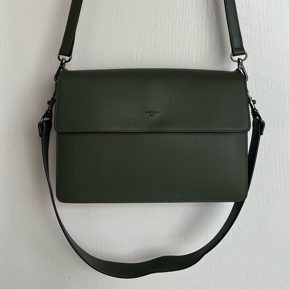 Angela Roi Hamilton Crossbody Signet Bag